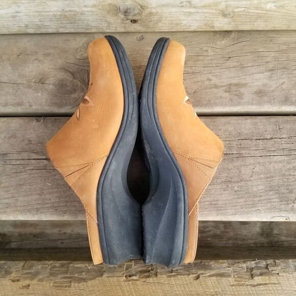 Ariat Alamosa Camel Tan Suede Leather Floral Embroidered Open Back Mules 8.5 - Picture 2 of 10